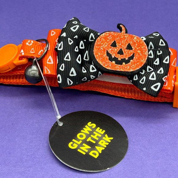 Thrills & Chills Glow In The Dark Halloween Cat Collar Bow w/Pumpkin XS 8.5-12" - Picture 2 of 4